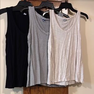 Old Navy Striped and Solid Tops Bundle of 3 - size Medium